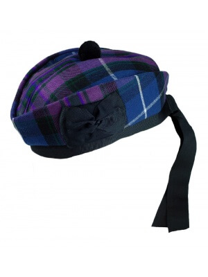 Fierté De Glengarry De l'Ecosse Avec Le Chapeau Écossais De Kilt De Laine Noire De Pompon