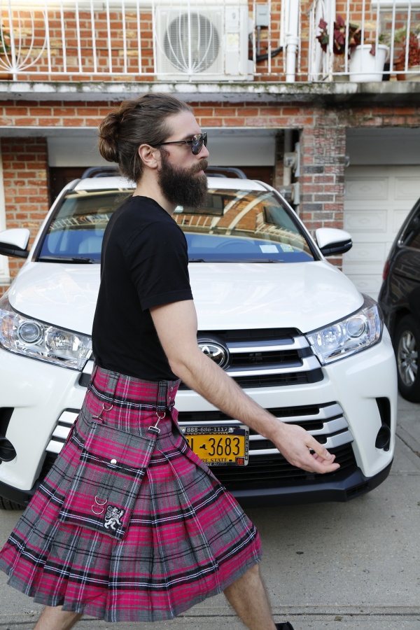 PINK TARTAN KILT - 8 YARD