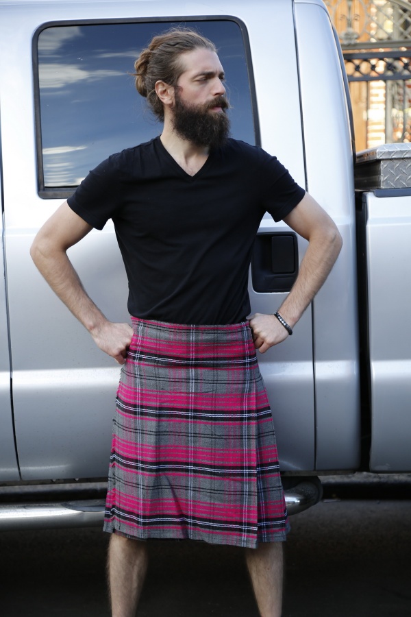 PINK TARTAN KILT - 8 YARD