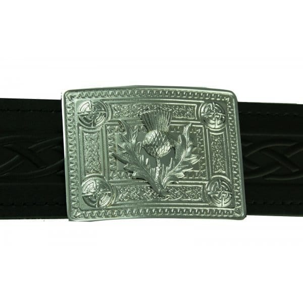 Noeud Celtique Avec La Boucle De Bâti De Chardonpour La Ceinture De Kilt