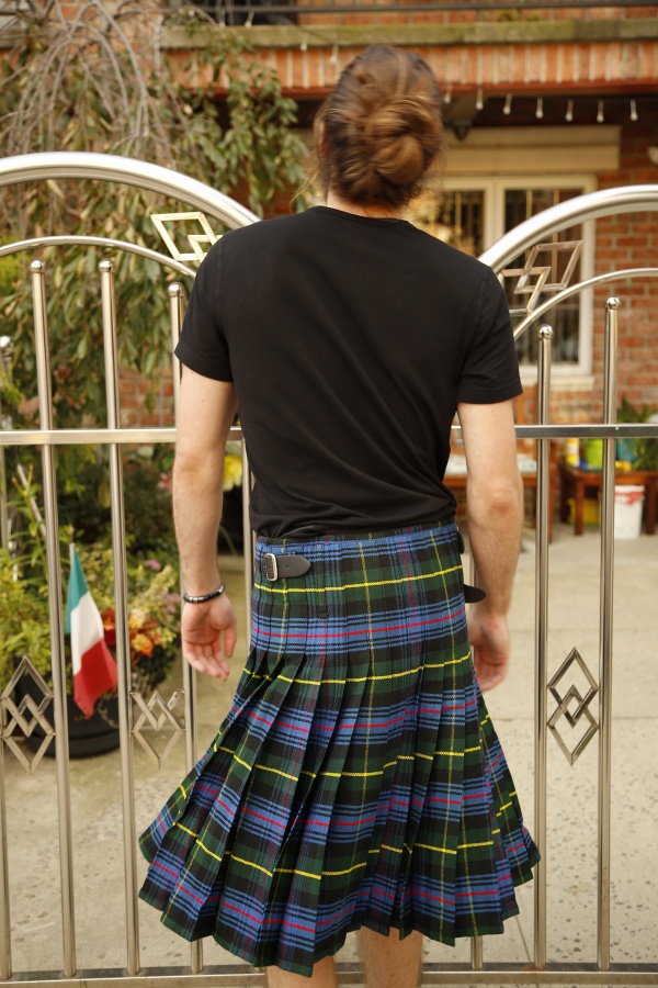 FARQUHARSON TARTAN KILT - 8 YARD