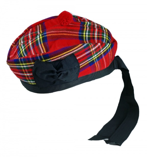 Stewart Glengarry royal avec le chapeau écossais de kilt de laine rouge de pompon 